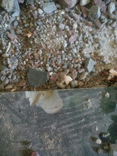 瓷砖烂了一点怎么处理(瓷砖烂了一点怎么处理掉)